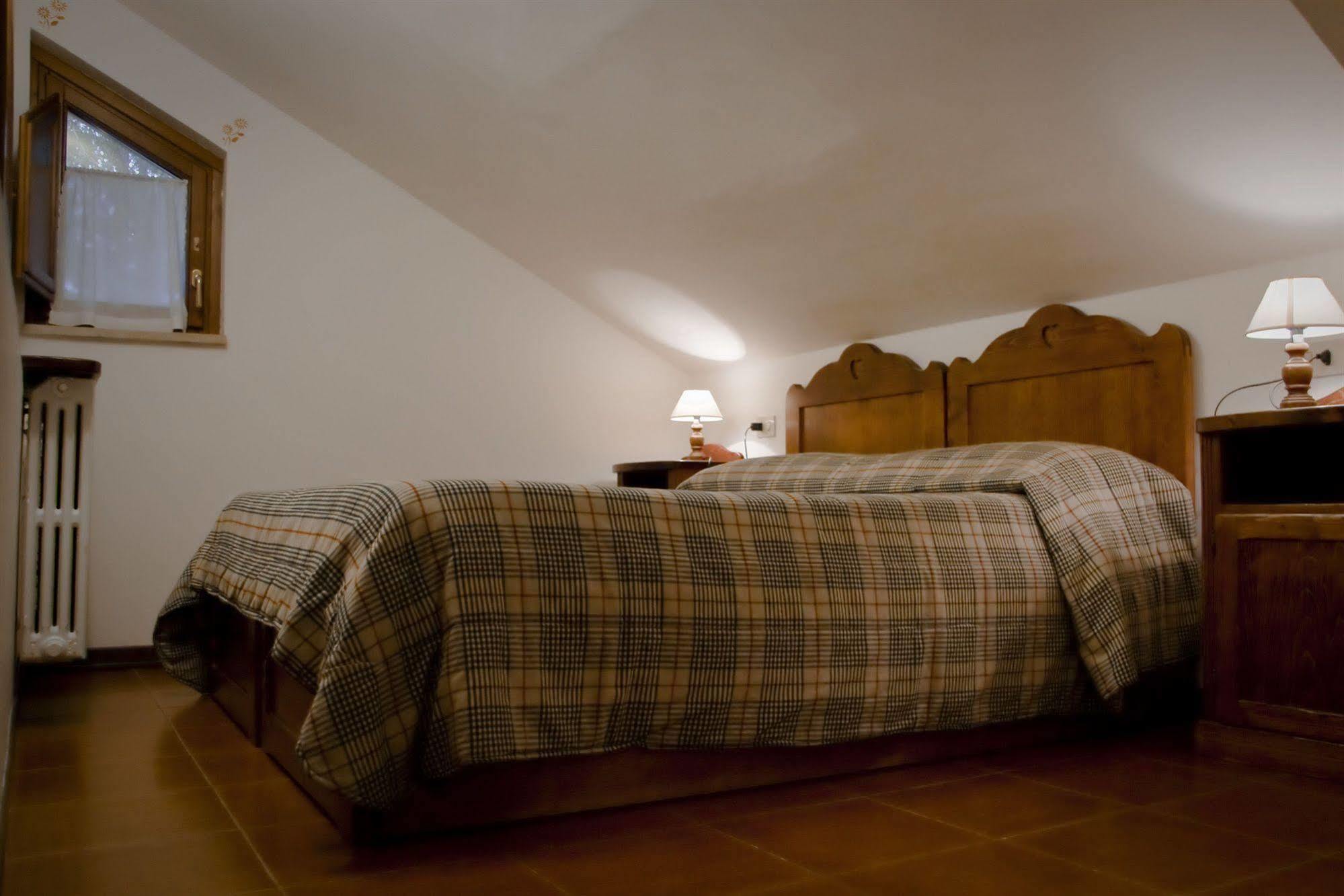 Lh Albergo Il Paradiso 佩斯卡塞罗利 外观 照片
