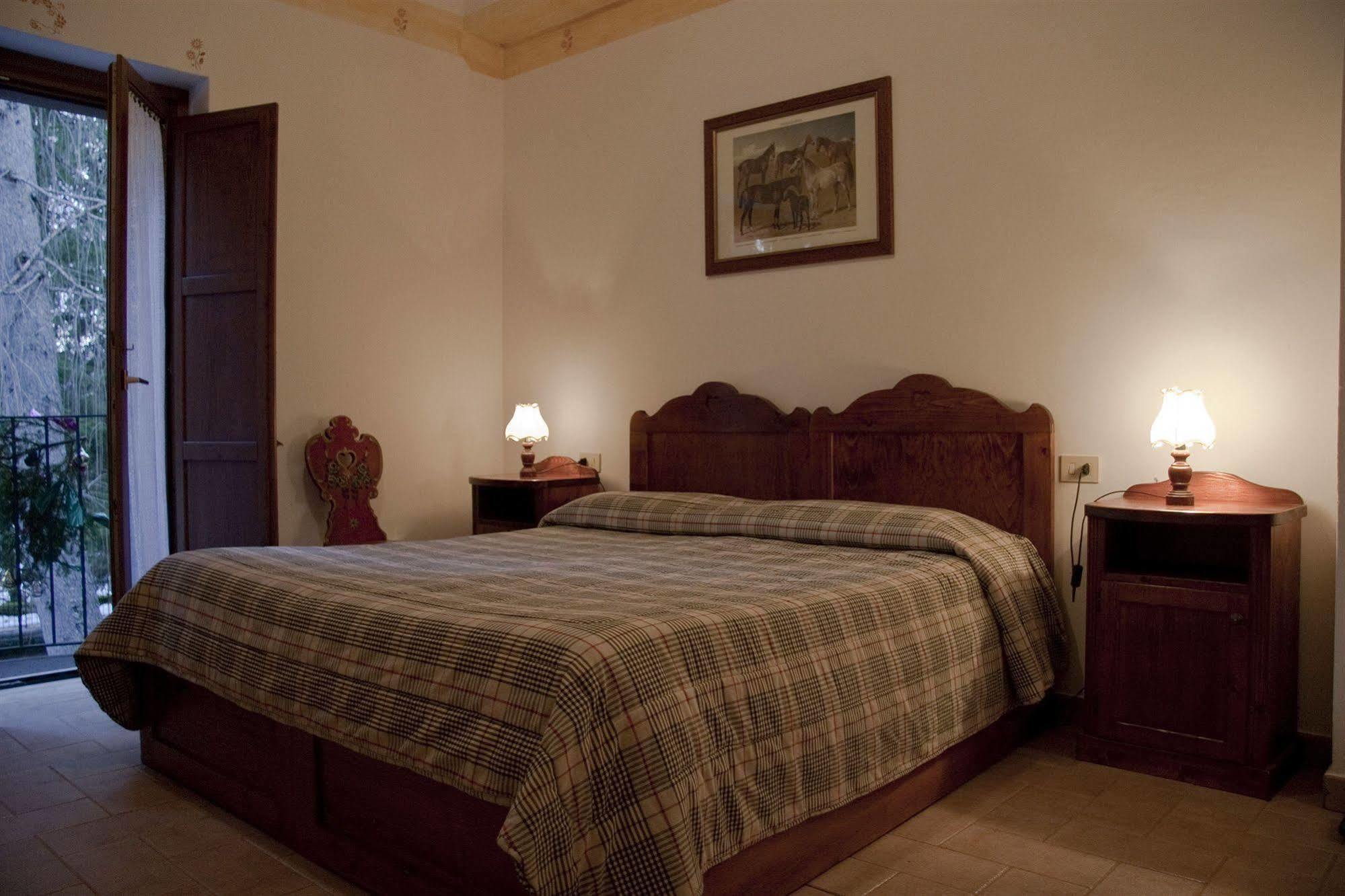 Lh Albergo Il Paradiso 佩斯卡塞罗利 外观 照片